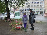 Recuerdo permanente del atentado Guía de Oslo (Noruega)