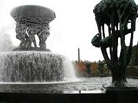 Fuente del Parque Vigeland, Oslo, Noruega Fuente del Parque Vigeland, oslo, noruega, vuelta al mundo, round the world, información viajes, consejos, fotos, guía, diario, excursiones