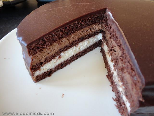 Tarta de café, nata, chocolate y crema agria Tarta de café, nata, chocolate y crema agria