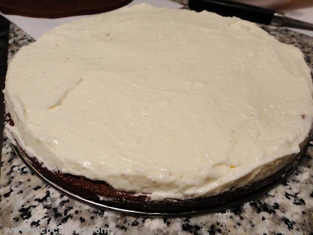 Tarta de café, nata, chocolate y crema agria Tarta de café, nata, chocolate y crema agria