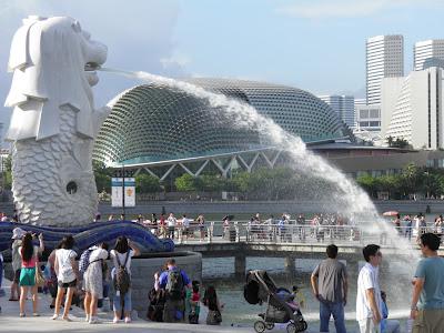 SINGAPUR LAVA LA CARA DEL MERLION SINGAPUR LAVA LA CARA DEL MERLION