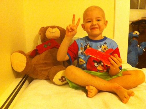 la-foto2-e1338268735726 Richi, un luchador de 6 años contra el cáncer