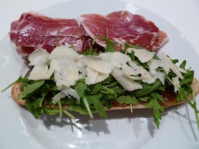 ¿Cena + futbol?