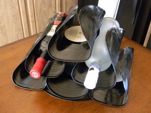 Botellero hecho con discos de vinilo Discos de vinilo reciclados y deformados para almacenar botellas