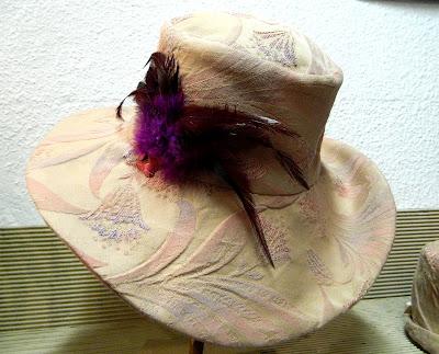 La Hoja Parroquial de la Moda. La Hoja Parroquial de la Moda.