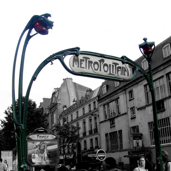 CAMINANDO EN MONTMARTRE: ENTRE EL ENCANTO Y EL CLICHÉ