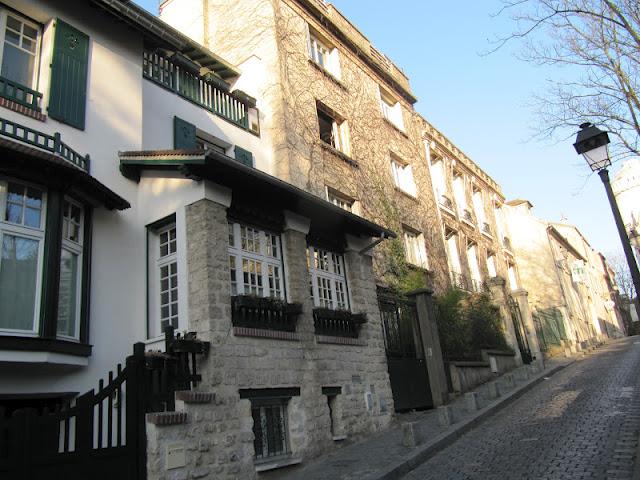 CAMINANDO EN MONTMARTRE: ENTRE EL ENCANTO Y EL CLICHÉ