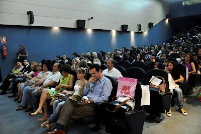 Ana Pomares en la  entrega de premios del XVII Concurso Literario Grupo Leo 2012