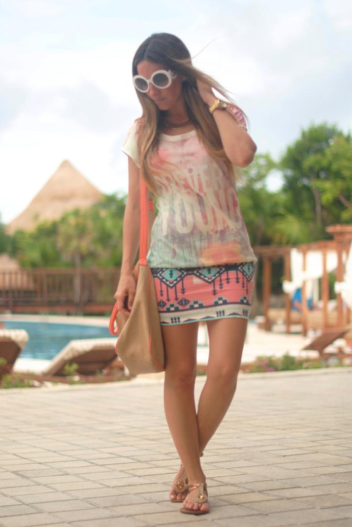 Outift with ethnic print skirt at Mónica Sors fashion blog (Mexico)