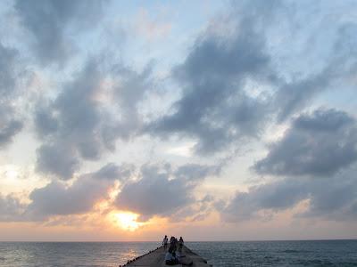 OLAS FURIOSAS OLAS FURIOSAS