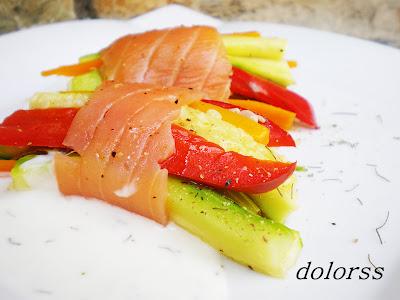 Hatillos de verduras al vapor con salmón ahumado (Microondas)