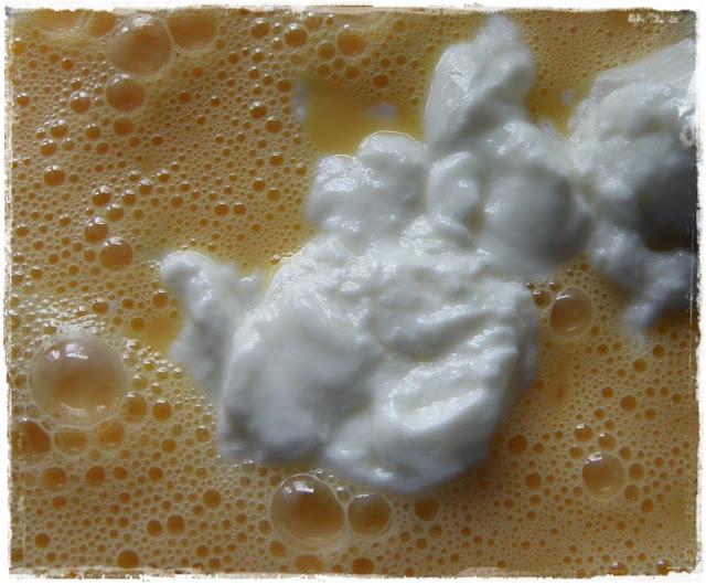 Bizcocho de yogur relleno de crema