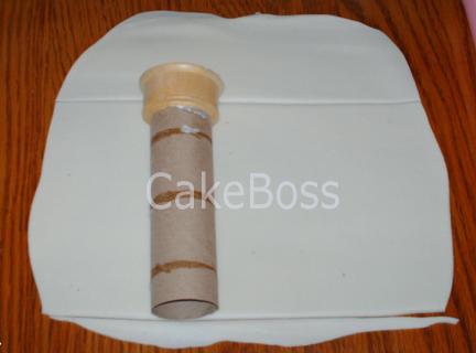 Paso a paso: Tarta castillo de princesas la torreta en una hoja de pasta de azúcar