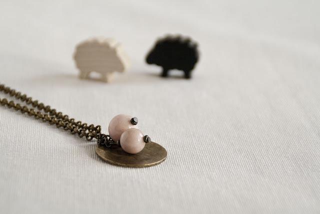 Collar Moneda y color rosa Collar Moneda y color rosa