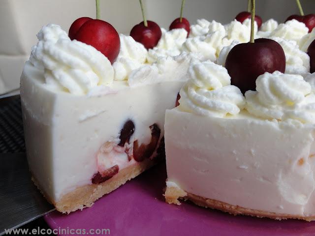 Tarta de yogur y cerezas con mascarpone sin horno Tarta de yogur y cerezas con mascarpone sin horno