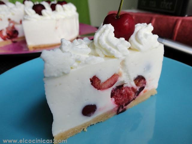 Tarta de yogur y cerezas con mascarpone sin horno Tarta de yogur y cerezas con mascarpone sin horno