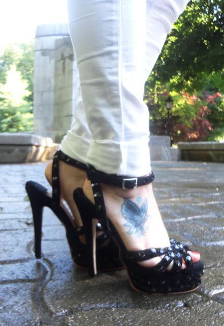 WHITE JEANS AND FLUORIDE WHITE JEANS AND FLUORIDE