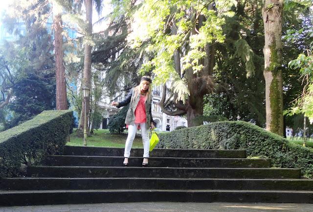 WHITE JEANS AND FLUORIDE WHITE JEANS AND FLUORIDE