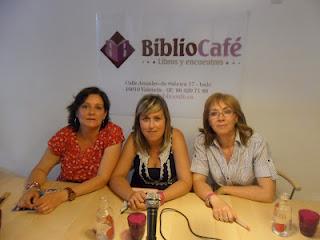 Presentación de Femenino Singular en Bibliocafé (Valencia)