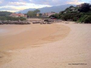 Playas de Celorio, Llanes: La Palombina
