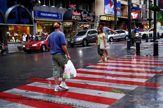 PELIGRO EN LA CALZADA PELIGRO EN LA CALZADA