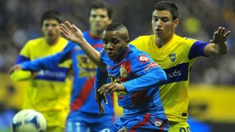 Carbonero Arsenal Asistencias: Riquelme, campeón a base de magia