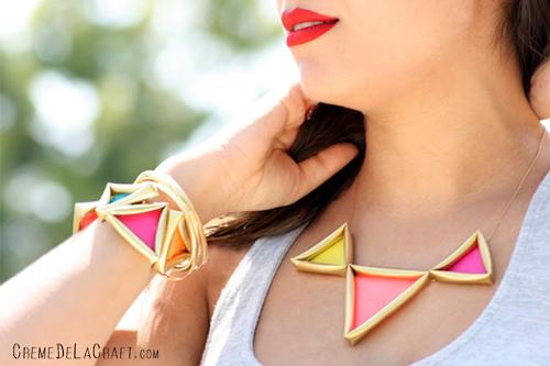 Collar y brazalete hechos con pajitas de refresco Joyas lijeras hechas con cañitas o pajitas