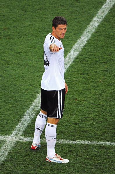 Eurocopa 2012: Alemania - Italia. Mario Gómez, goleador furtivo al servicio de la maquinaria germana Eurocopa 2012: Alemania - Italia. Mario Gómez, goleador furtivo al servicio de la maquinaria germana
