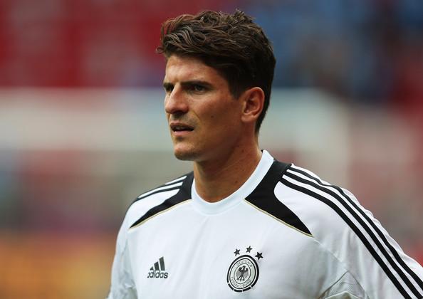 Eurocopa 2012: Alemania - Italia. Mario Gómez, goleador furtivo al servicio de la maquinaria germana Eurocopa 2012: Alemania - Italia. Mario Gómez, goleador furtivo al servicio de la maquinaria germana