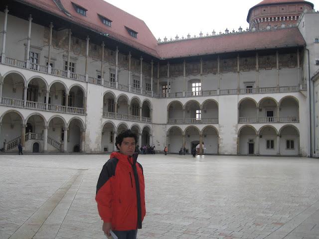 Callejeando en Cracovia 3 : Hacia la cima de la colina de Wawel