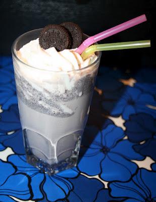 ¿ Nos tomamos un refrescante batido de Oreo? ¿ Nos tomamos un refrescante batido de Oreo?
