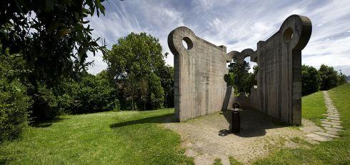 Escultura_Chillida_entera_día gernika Guernica (Vizcaya)