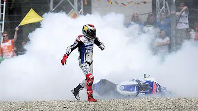 Lorenzo repite caída en Assen y Stoner vence en solitario