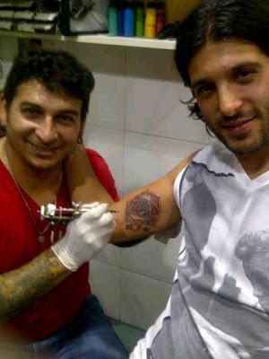 Chori Dominguez se tatuó el escudo de River Plate Chori Dominguez se tatuó el escudo de River Plate