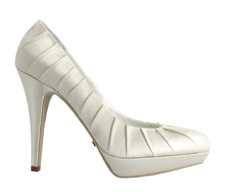 MENBUR; Colección Novias Primavera-Verano 2012 MENBUR; Colección Novias Primavera-Verano 2012