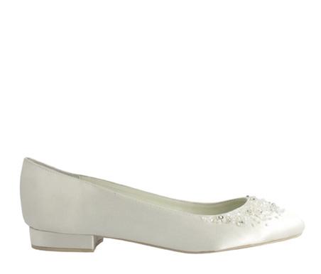 MENBUR; Colección Novias Primavera-Verano 2012 MENBUR; Colección Novias Primavera-Verano 2012