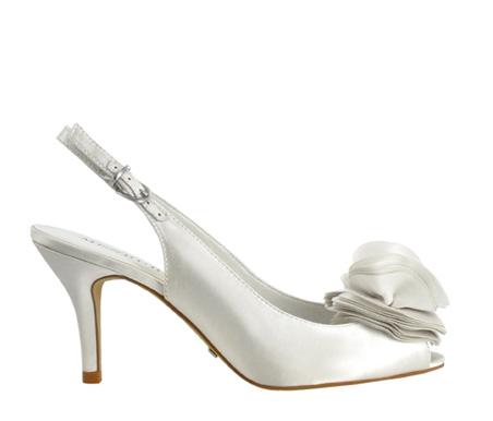 MENBUR; Colección Novias Primavera-Verano 2012 MENBUR; Colección Novias Primavera-Verano 2012