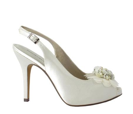 MENBUR; Colección Novias Primavera-Verano 2012 MENBUR; Colección Novias Primavera-Verano 2012