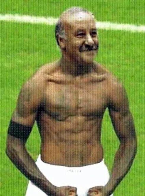 ESPAÑA - ITALIA (LA PRENSA MUNDIAL SE RINDE ANTE LOS CAMPEONES) Montagem com Vicente del Bosque e Balotelli (Foto: Reprodução)