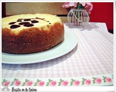 Tarta de queso con amaretto y chocolate blanco Tarta de queso con amaretto y chocolate blanco