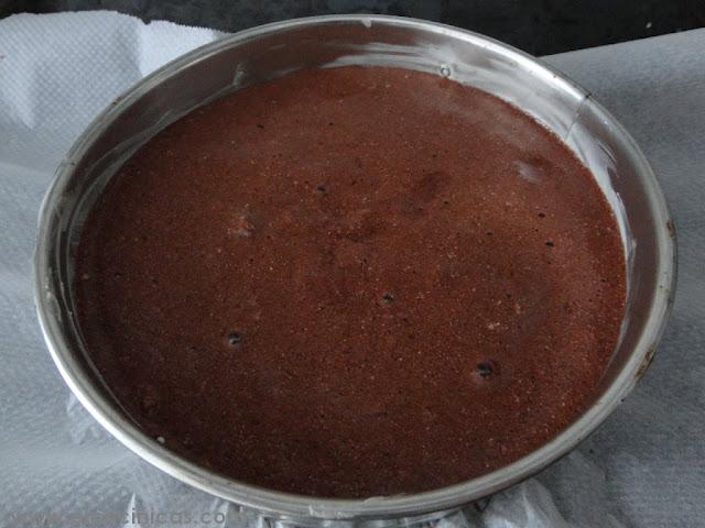 Selva blanca. Tarta de chocolate y nata con cerezas Selva blanca. Tarta de chocolate y nata con cerezas