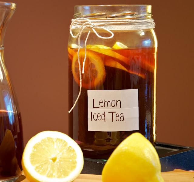 Té helado con limón (lemon iced tea) Té helado con limón (lemon iced tea)