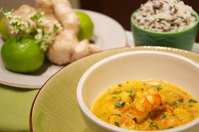 Gambas al curry con leche de coco y mango (Panang Goong) Gambas al curry con leche de coco y mango (Panang Goong)