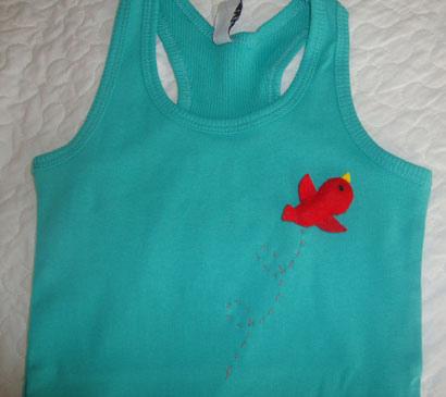 Camiseta con pajarito de fieltro cami_flickr2
