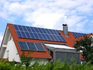 “Debemos transformar las casas en centrales renovables”