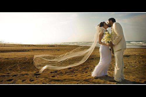 Pseudofeminismo Words Can't Say What Love Can Do