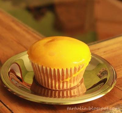 Cupcakes de naranja con fondant liquido y premio Best Blog Cupcakes de naranja con fondant liquido y premio Best Blog