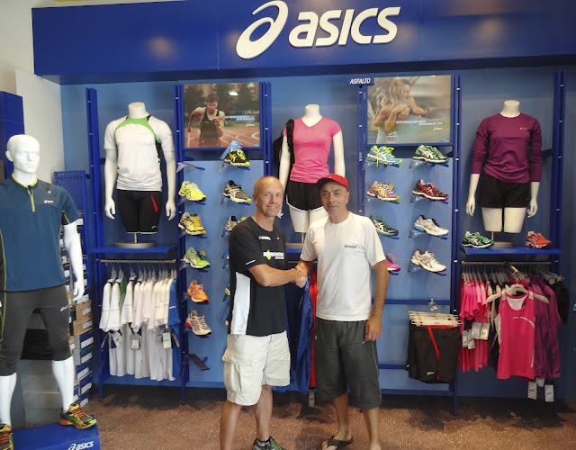 Presentación del material técnico para el Isostar Desert Marathon con Hoko-Esport, Runnersworld, Ladival y Running Alone....!! Colabora en la investigación de las distrofias musculares en el Isostar Desert Marathon..!! Presentación del material técnico para el Isostar Desert Marathon con Hoko-Esport, Runnersworld, Ladival y Running Alone....!! Colabora en la investigación de las distrofias musculares en el Isostar Desert Marathon..!!