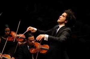 Manuel López-Gómez dirige Concierto Dominical Con la Orquesta Sinfónica Juvenil de Chacao