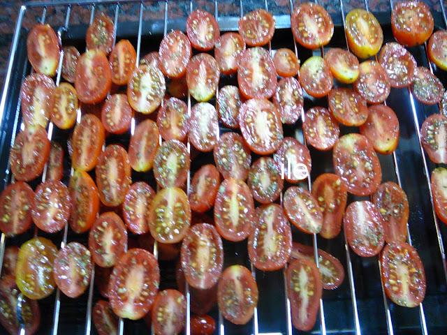 Tomates cherry deshidtados en escabeche Tomates cherry deshidtados en escabeche